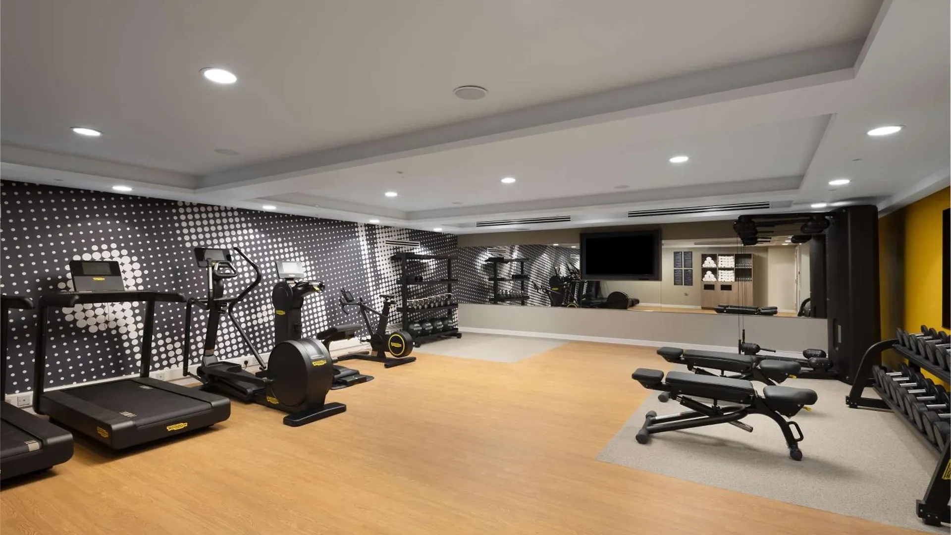 Hampton By Hilton London City מלון