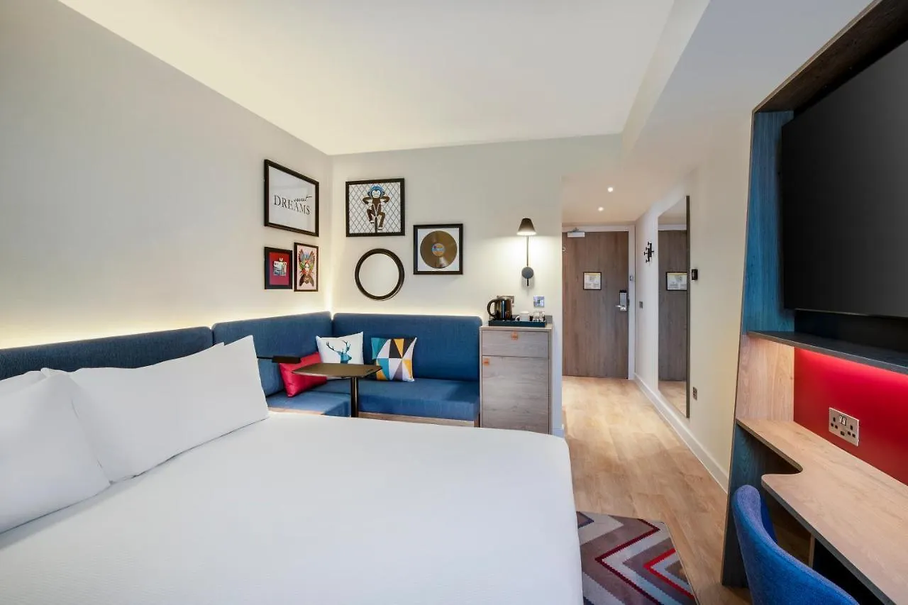 Hampton By Hilton London City 4*,