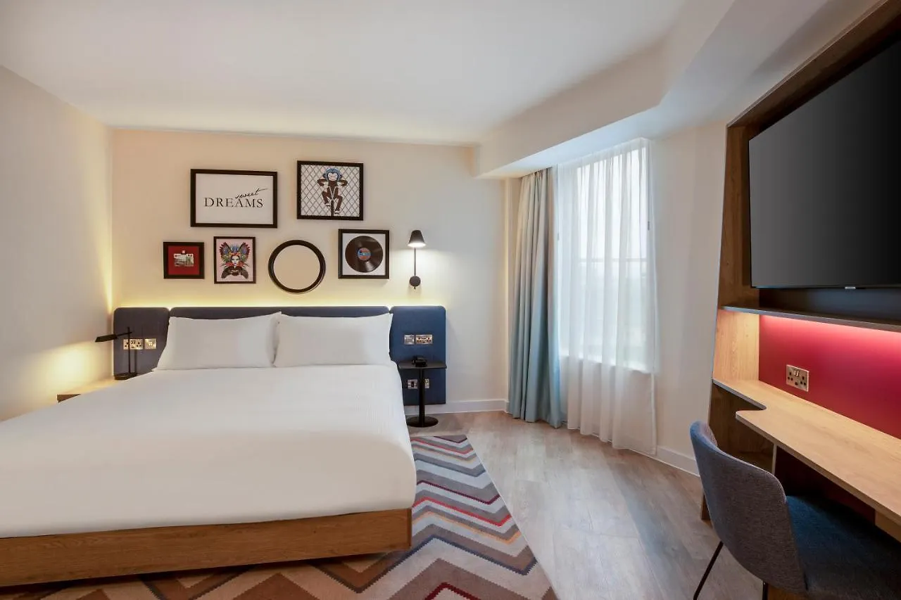 Hampton By Hilton London City Hotel