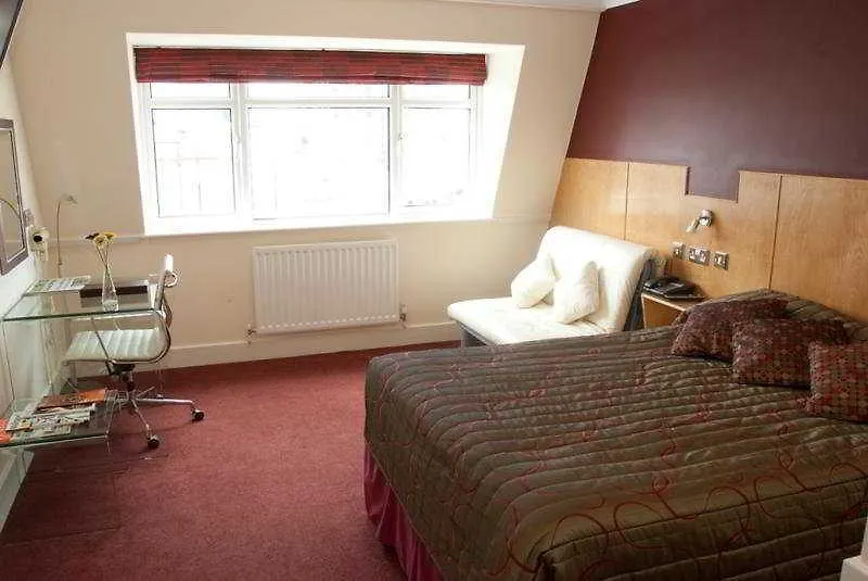 Hampton By Hilton London City Hotel