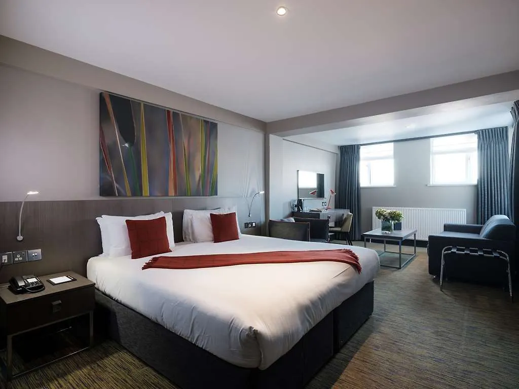 Hampton By Hilton London City Hotel