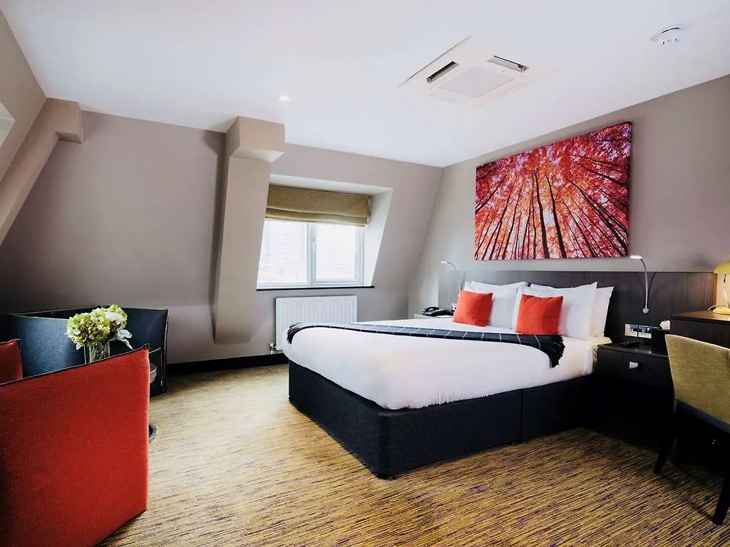 Hampton By Hilton London City 4*,
